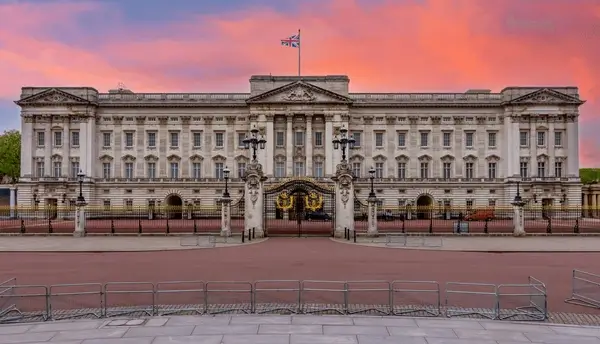 Buckingham palace Image for Minibus London